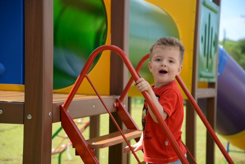 EMEI MUNDO ENCANTADO DE NOVA CANDELÁRIA ADQUIRE PLAYGROUND PARA CRIANÇAS